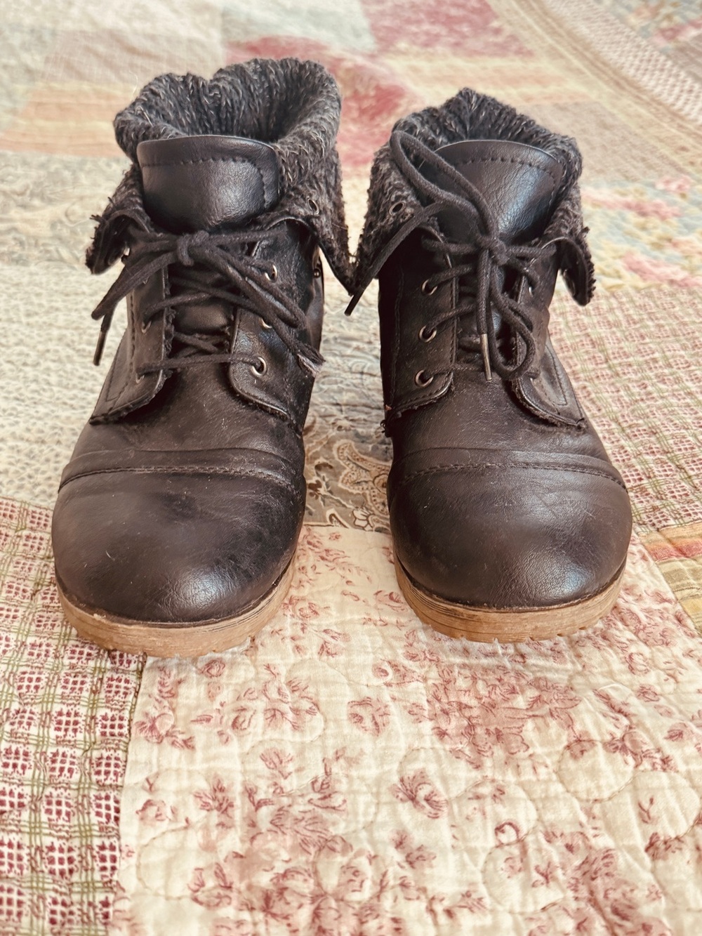 Kids Lace-Up Winter Boots in Dark Brown